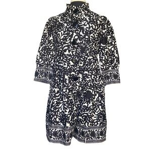 Black and White Floral Print Fit and Flare Lightweight Coat Women’s Medium